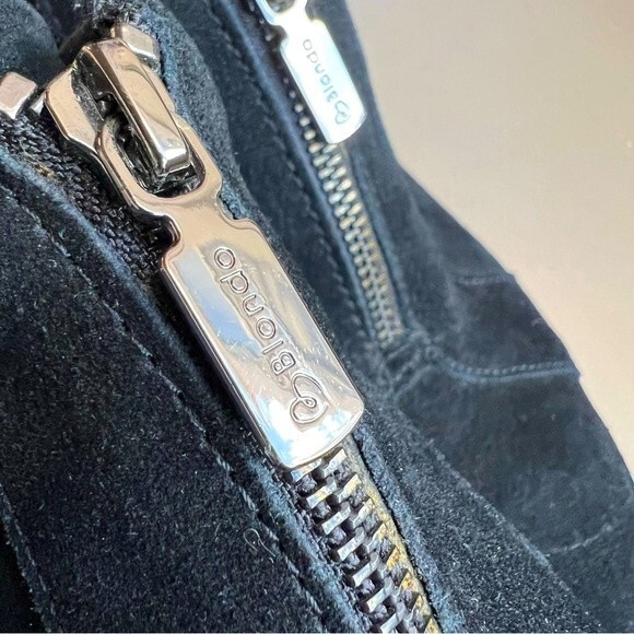 Blondo Black Suede Zipper Front Hidden Heel Waterproof Sneaker Shoes Size 8.5 - Picture 11 of 15